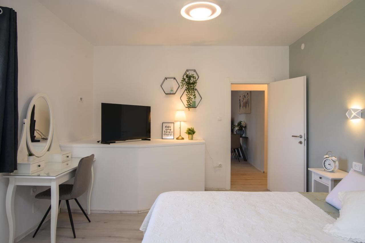 Luxury Apartment Hajdi Trogir Bagian luar foto