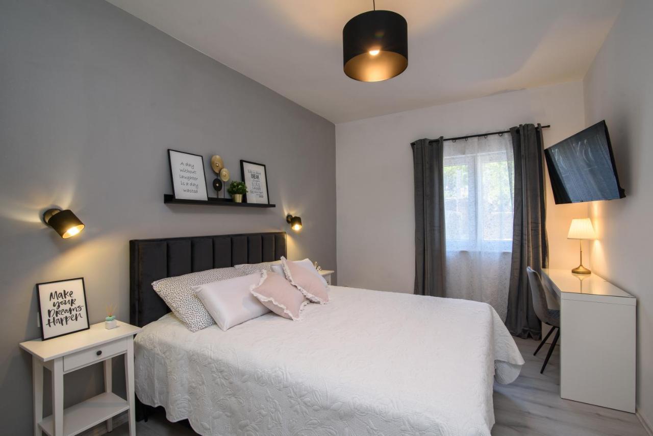 Luxury Apartment Hajdi Trogir Bagian luar foto